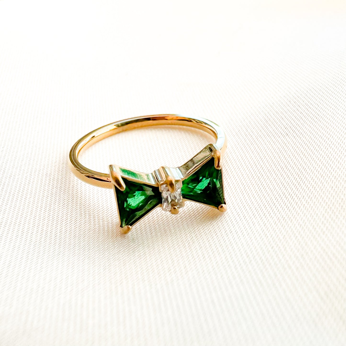 green bow cz ring 