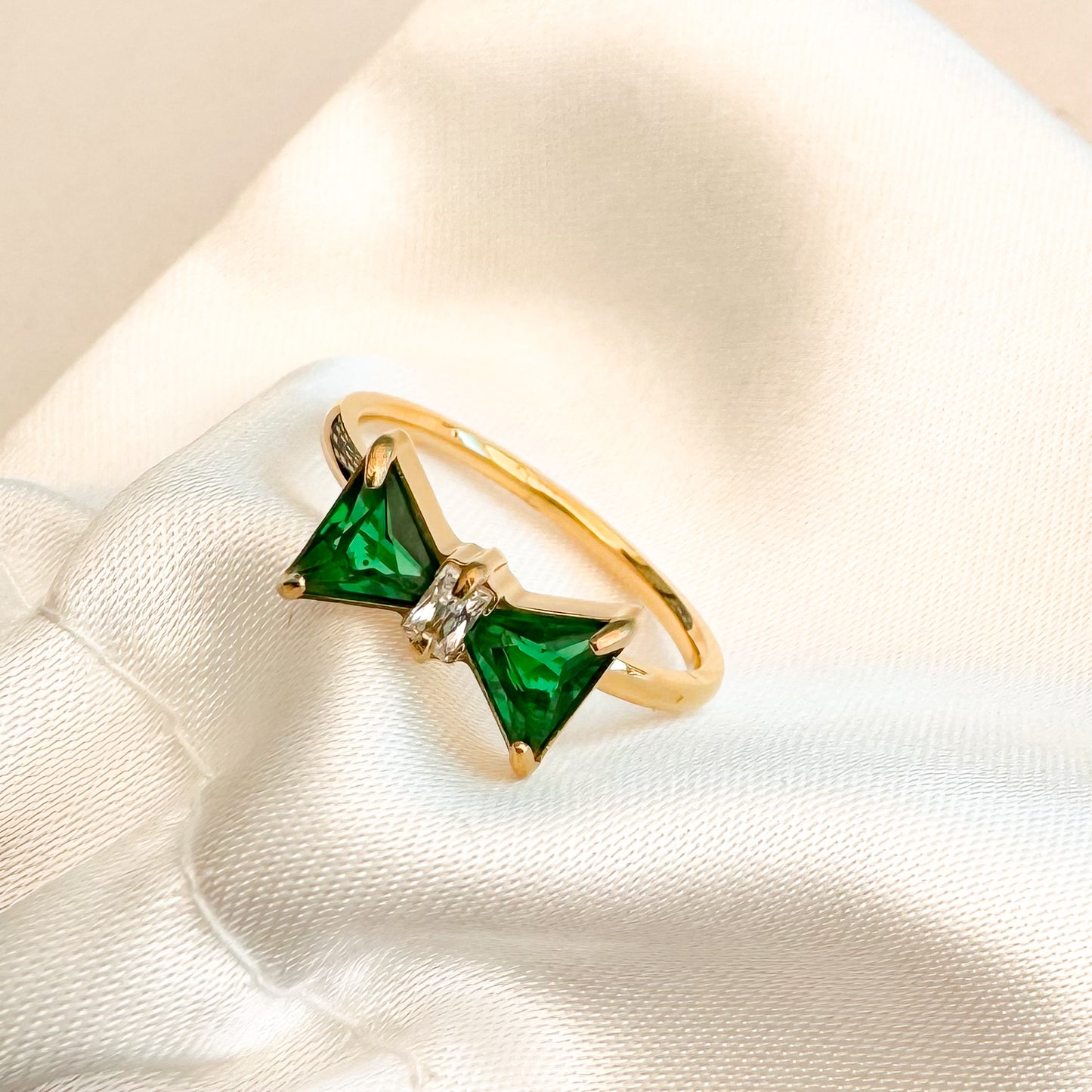 green bow cz ring