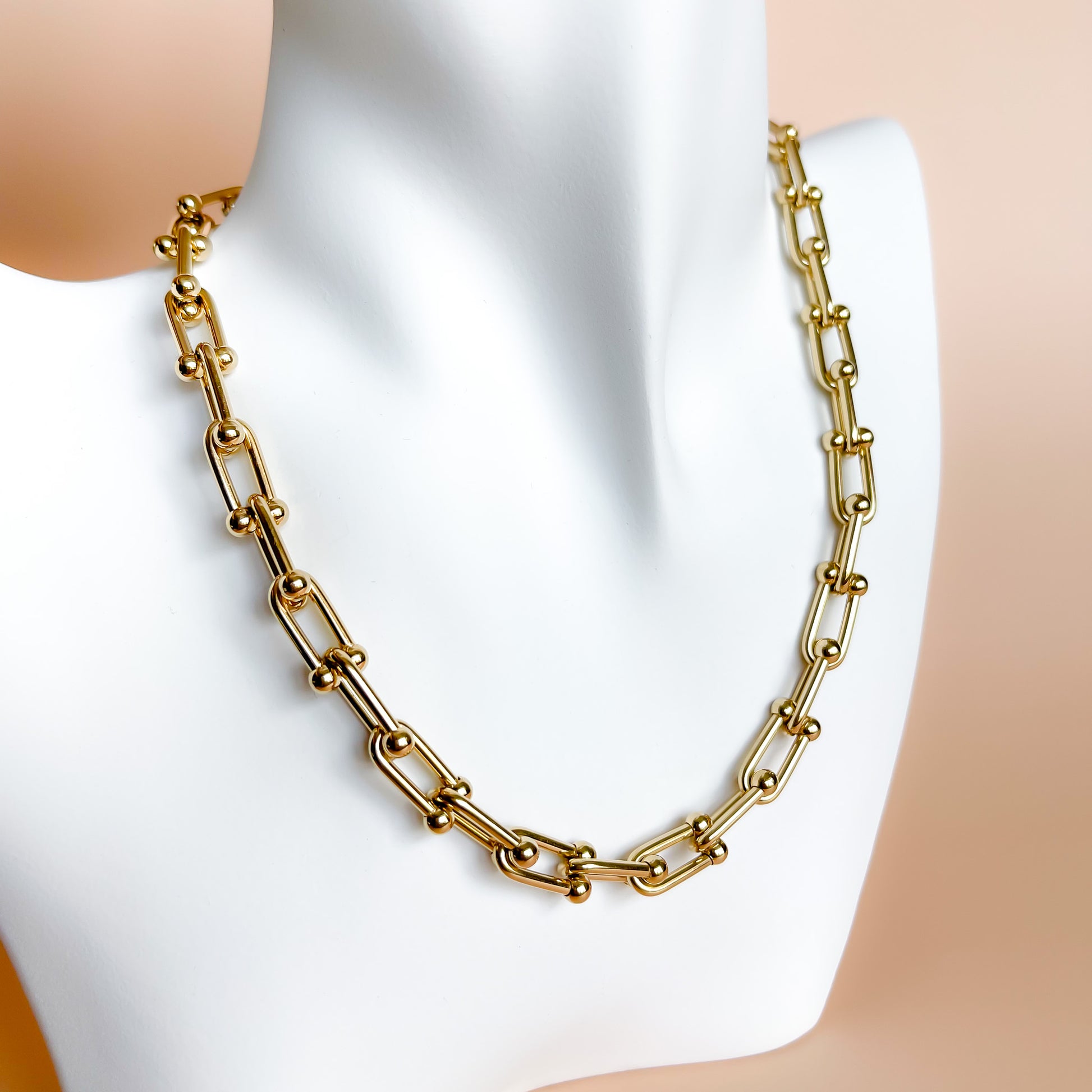 Gold link necklace