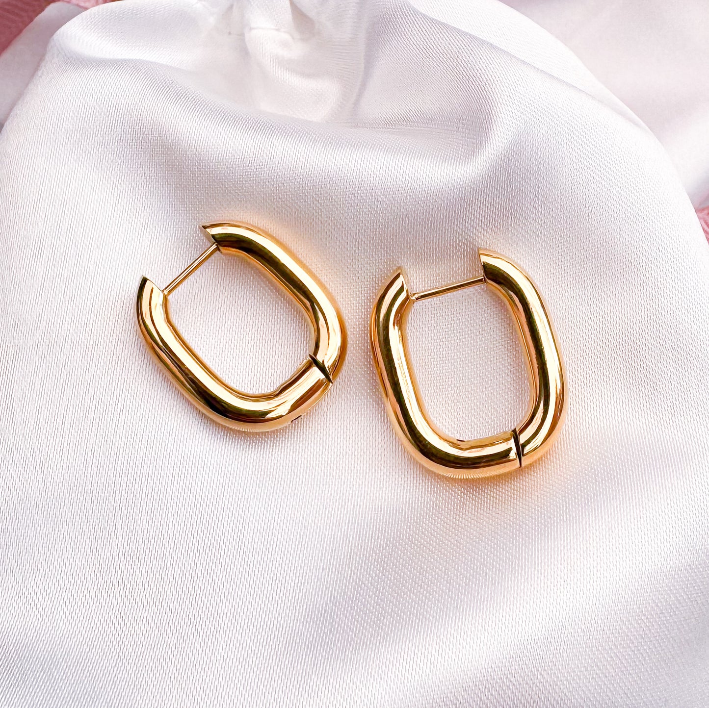 Small gold hoops