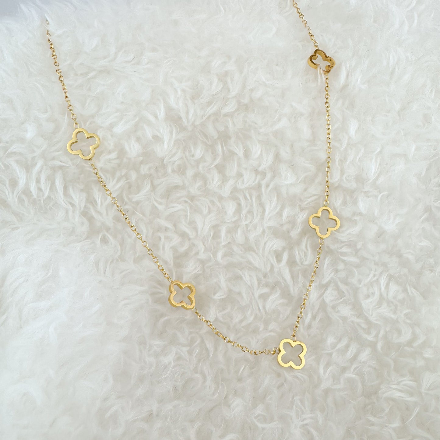 gold clover necklace