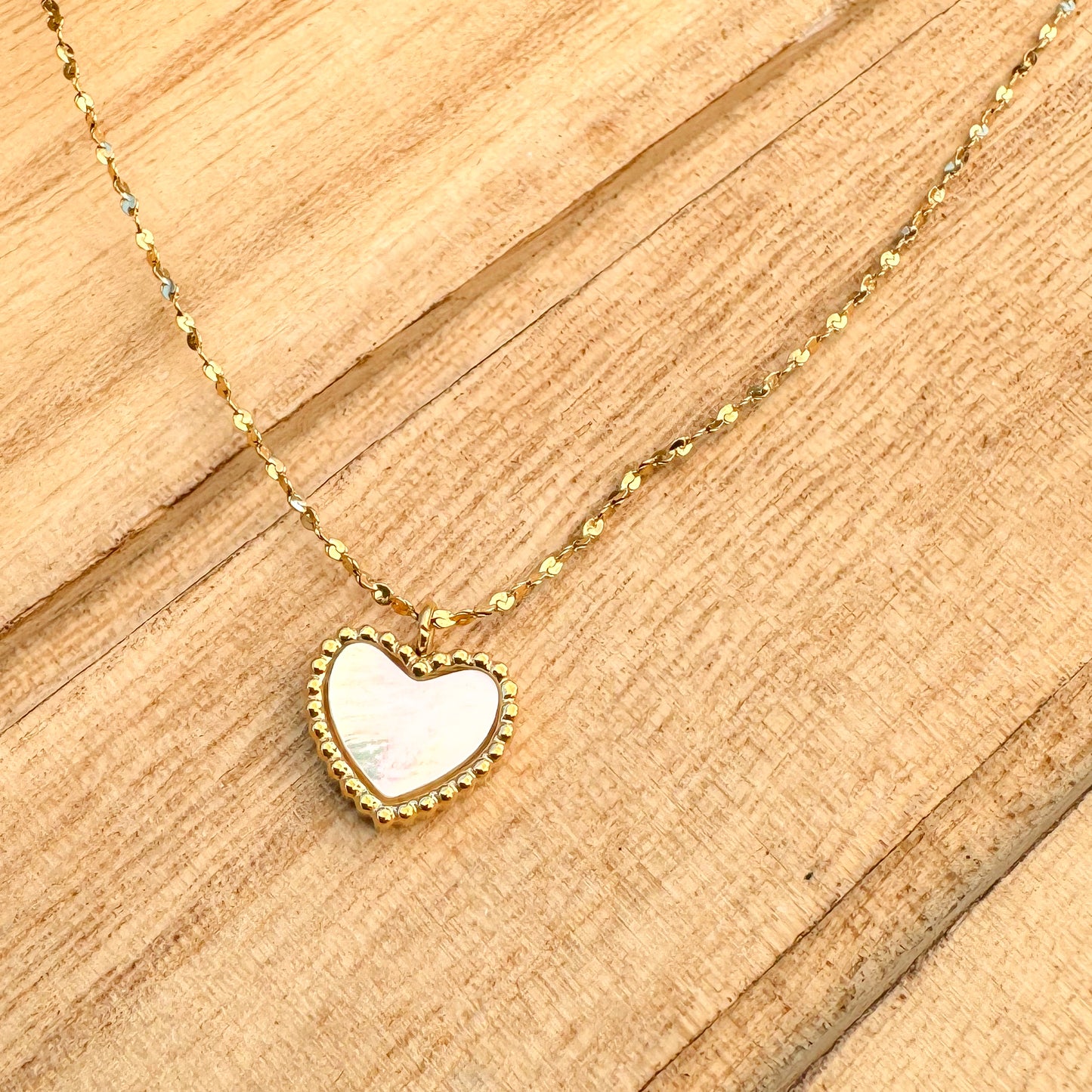 white shell heart pendant necklace