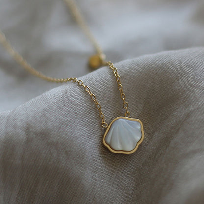 Snow Shell Necklace