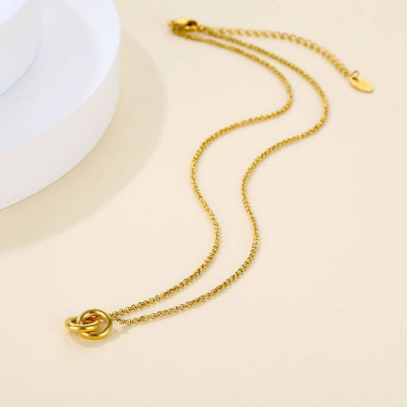 Gold Interlocking Necklace