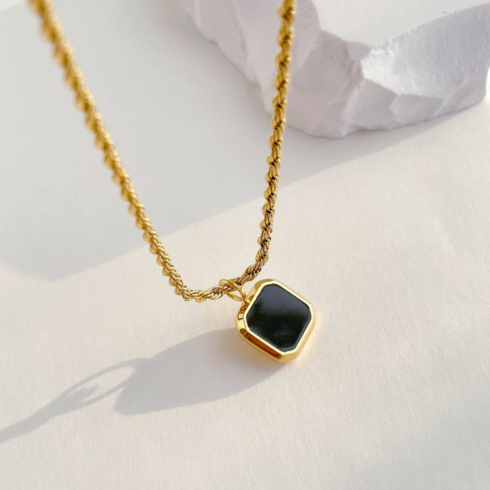 Ava Rope Necklace (Black Stone) 18K Gold Plated Hypoallergenic