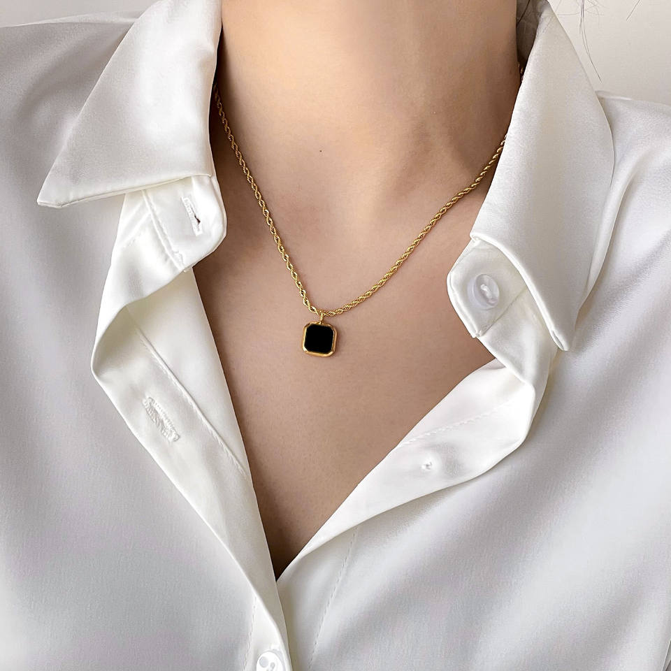 Ava Rope Necklace (Black Stone) 18K Gold Plated Hypoallergenic